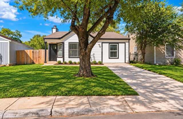 4005 COLONIAL SUN DR Gallery 2
