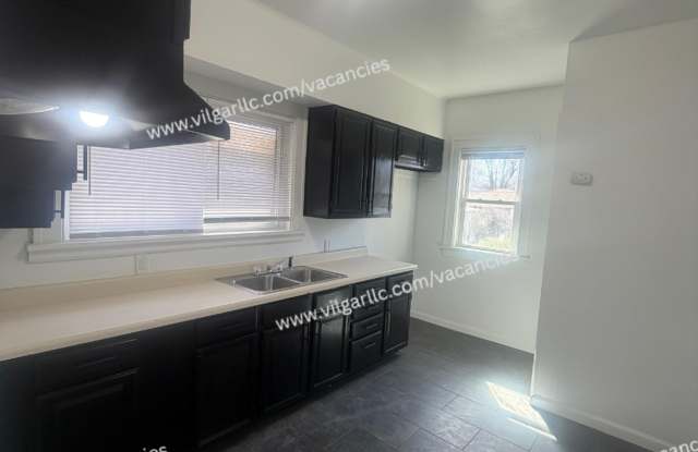 For Rent - Spacious 3 Bed/2 Bath Home photos photos