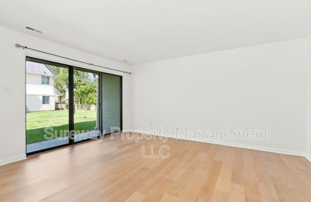 502 Barclay Walk Gallery 2