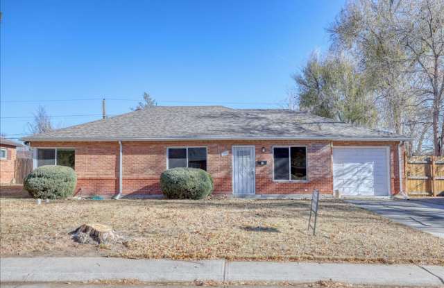 Ranch, no stairs, 1-car garage, fenced yard in Aurora! photos photos