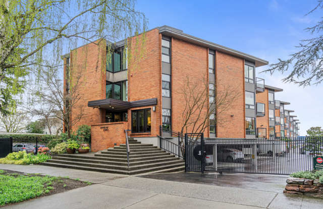 2360 43rd Ave E - 2360 43rd Avenue East, Seattle, WA 98112