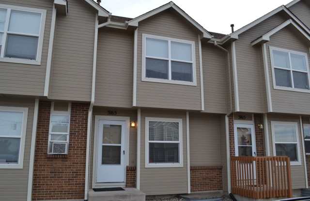 Charming 3 Bedroom Townhome w/ Basement photos photos