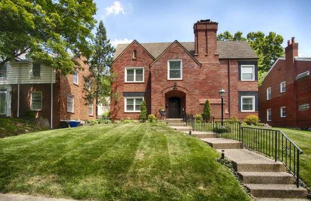 7905 Delmar Boulevard - 7905 Delmar Boulevard, University City, MO 63130