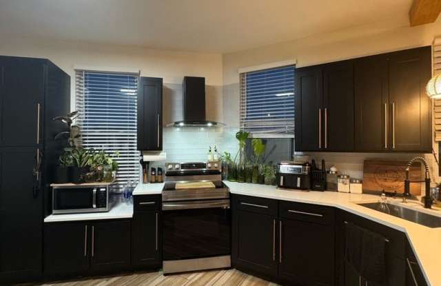 9121 S Mackinaw Avenue photos photos