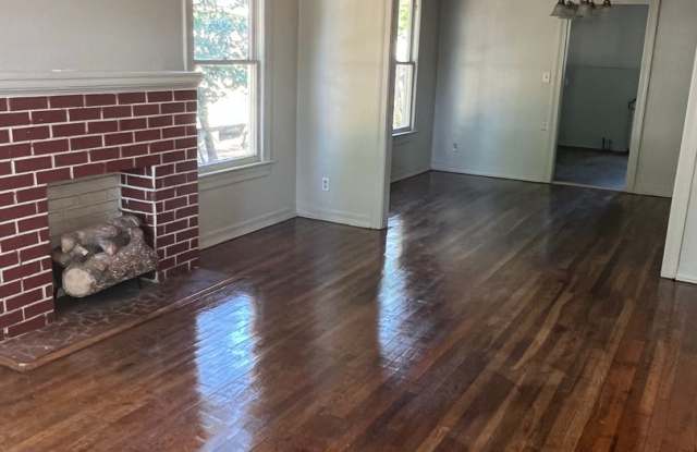2 Bedroom 1 Bath Gallery 4