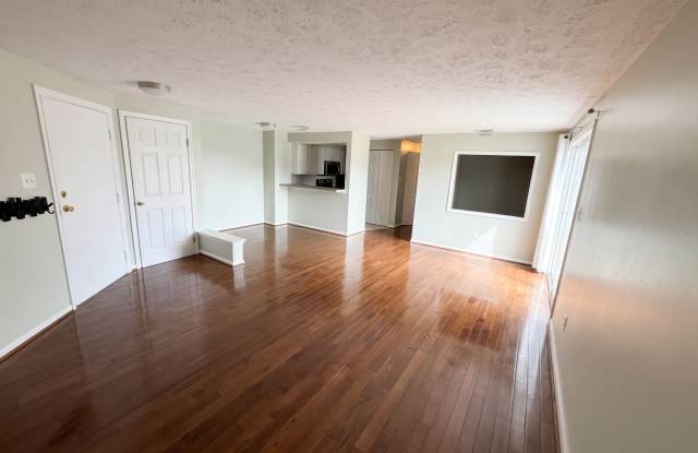 823 Stratford Way - Apt KApt K Gallery 4