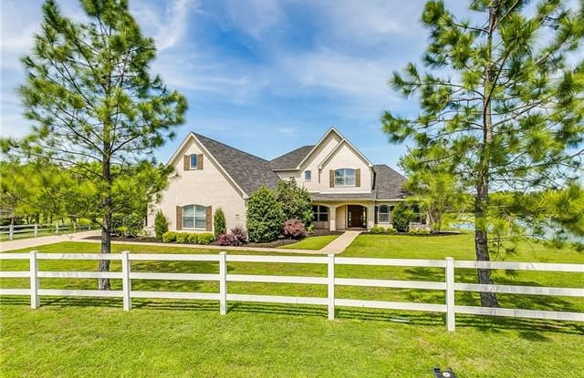 112 Ranchway Drive - 112 Ranchway Dr, Burleson, TX 76028