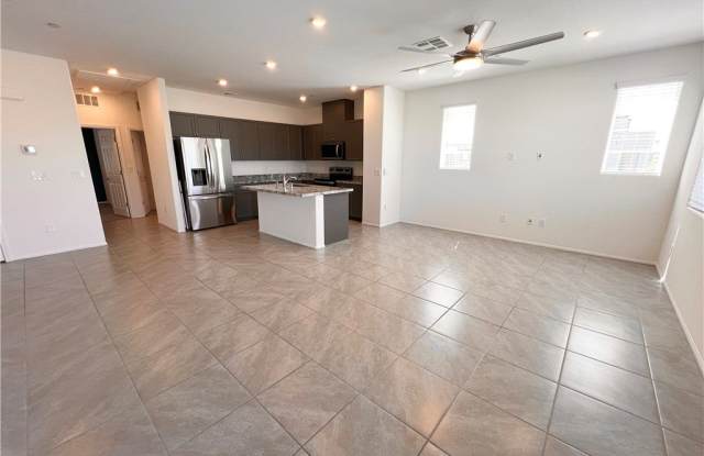 5641 Spellbinding Street Gallery 1