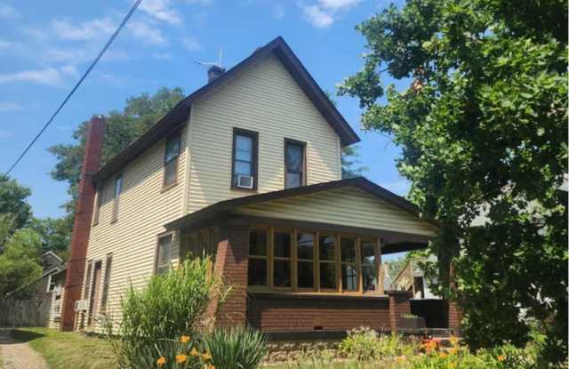 721 Fairview Avenue Northeast photos photos