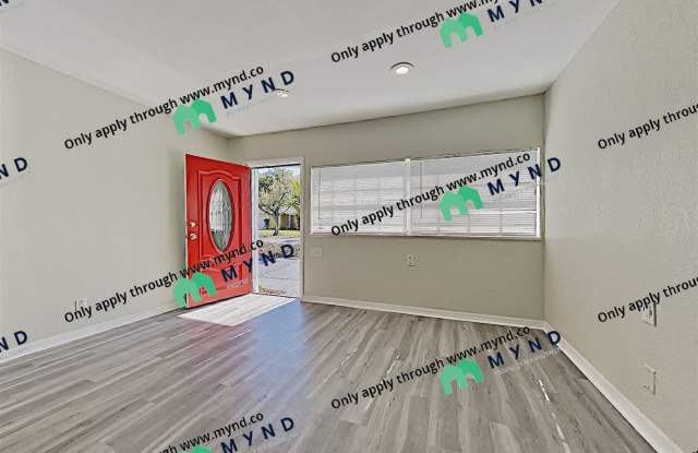 1402 E 33rd Ave Unit A Gallery 3
