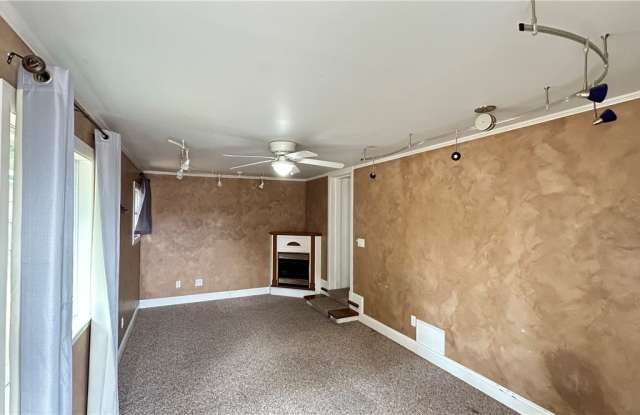 477 W Tulsa Gallery 2
