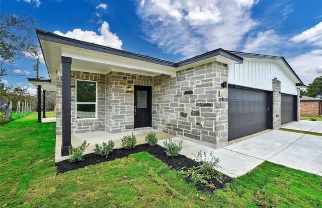 New Lago Vista Duplex photos photos