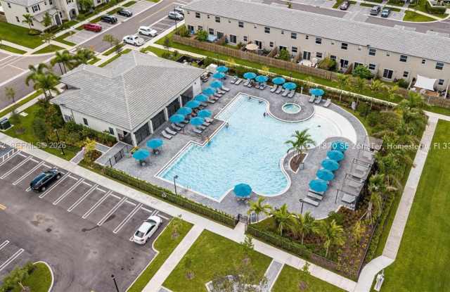 1870 SE 26th Ter photos photos