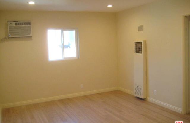 329 S Reeves Dr Gallery 4