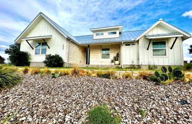 3/2 For Lease in The Summit. - 2007 Vista Ridge Drive, Kerrville, TX 78028