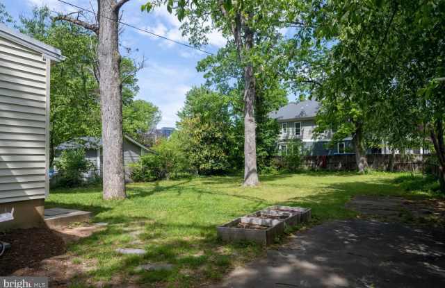 3411 N PERSHING DRIVE Gallery 2