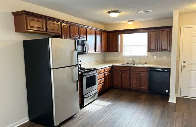 3 Bed | 2 Bath | 2 Car Duplex in Grain Valley Gallery 3