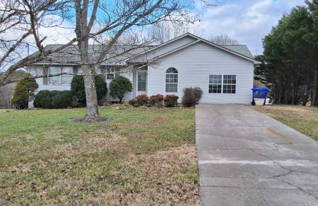 Strawberry Plains, 37871 - 3 bedroom, 2 bath home - Contact Sharon Arnwine (865) 313-7215 photos photos
