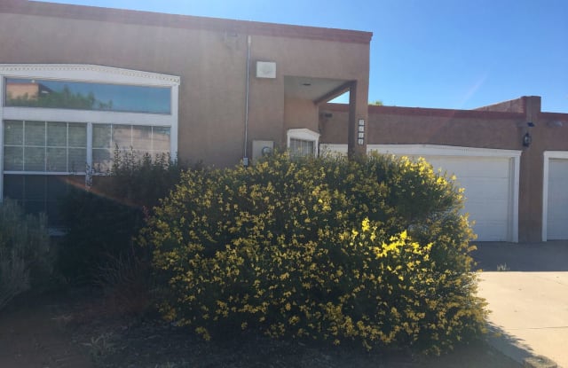 2444 Plaza Vizcaya NW - 2444 Plaza Vizcaya Northwest, Albuquerque, NM 87104