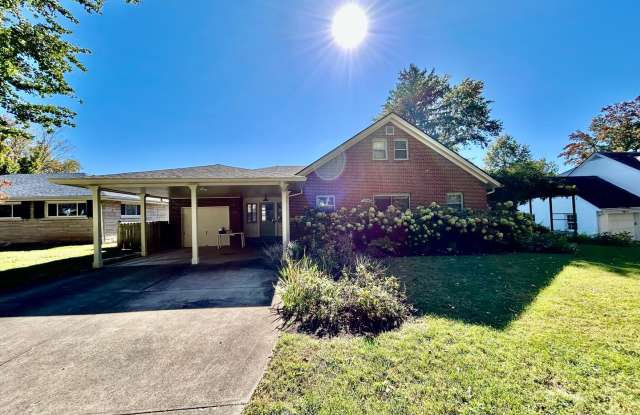 Amazing Home in Tahoma Terrace! - 242 Tahoma Road, Lexington, KY 40503