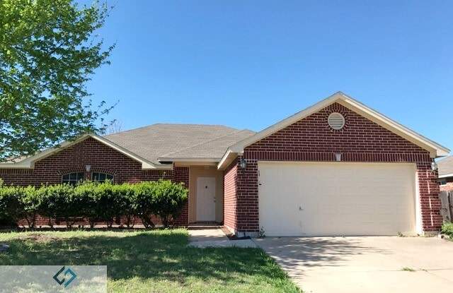 533 Asbury Drive - 533 Asbury Drive, Saginaw, TX 76179