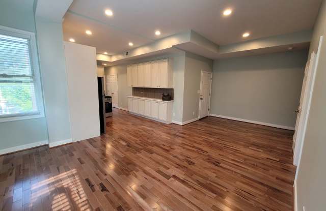 2901 N Calvert Street photos photos