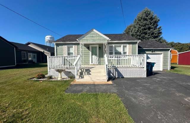 Beautiful 2bd/1 bath home - 120 15th Street, Wood River, IL 62095