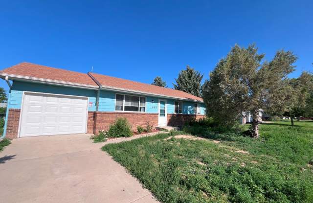 3 Bed, 1 Bath Ranch Home in Ault. Large yard and new carpet/paint! Gallery 1