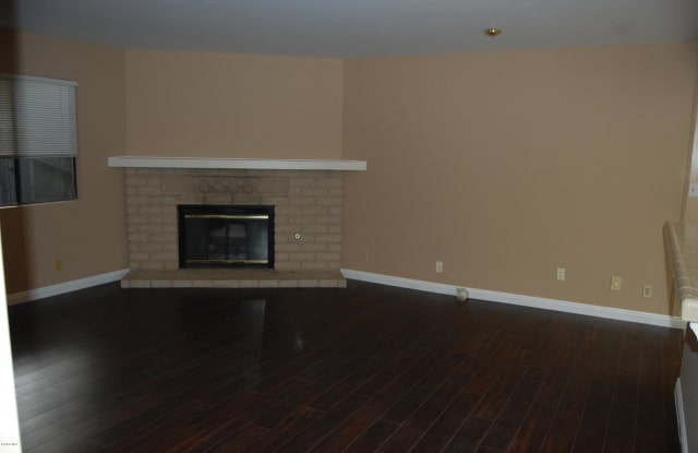 724 Paige Lane Gallery 3