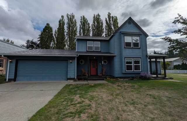 ½ OFF First Month's Rent! Spacious Two Story, 4 Bedroom, 4 Bathroom Home for Rent in Ferndale! photos photos