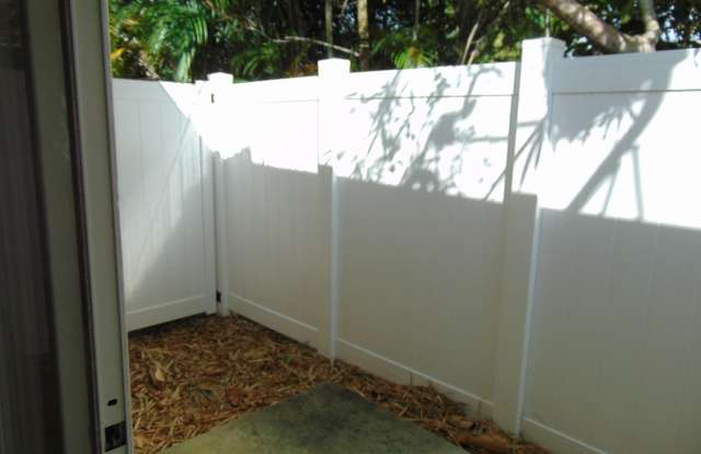 1902 Fletcher Street Gallery 4