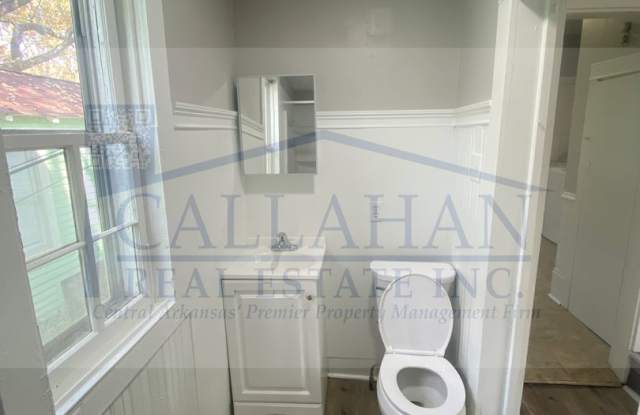 Little Rock 2 Bed Bungalow Gallery 3
