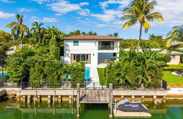 710 S Shore Dr Gallery 1