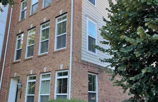 9421 Canonbury Square Gallery 2