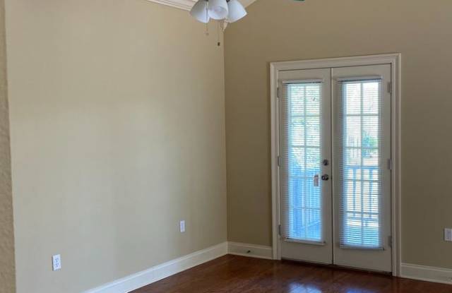 Beautiful 3/2 Condo Upstairs unit 38035 Post Office Rd. #15B with Lake view photos photos