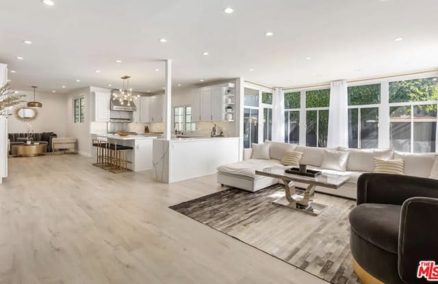 748 S Cloverdale Ave - 748 South Cloverdale Avenue, Los Angeles, CA 90036