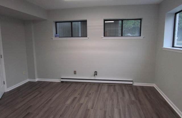 105 MEMORIAL DR Gallery 4