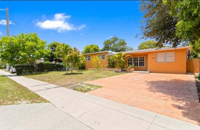 18830 NW 7th Ave photos photos