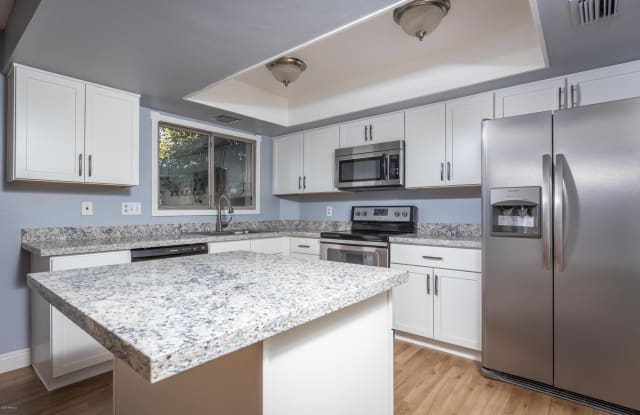 14 E HERMOSA Drive - 14 East Hermosa Drive, Tempe, AZ 85282