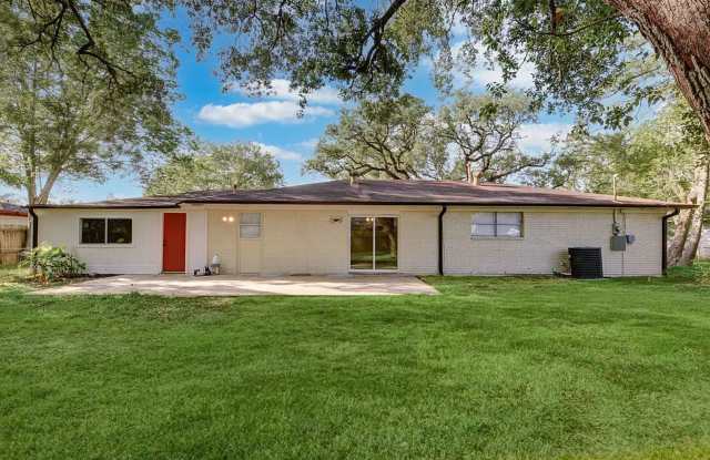 House For Rent 219 Schley St, Richwood, TX 77531 Gallery 1
