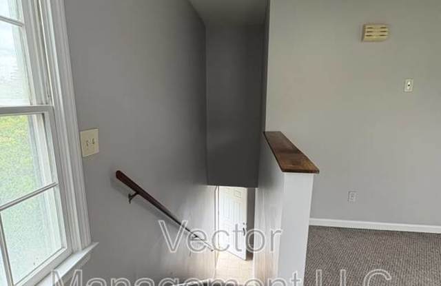 2842 Dixwell Avenue - D Gallery 2