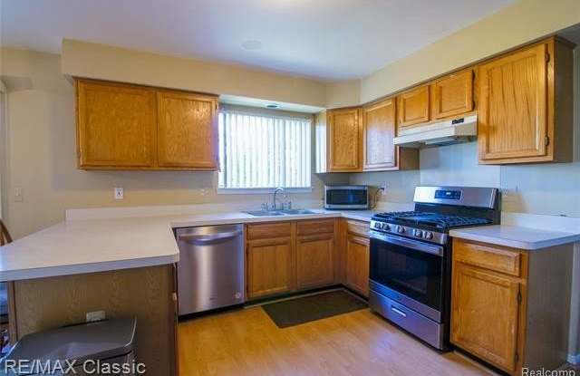 5973 Cottonwood Drive Gallery 3