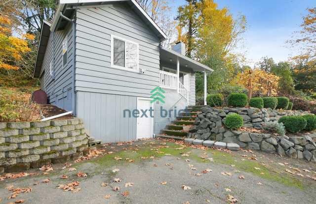 A beautiful 4 bed and 2 bathroom house for rent - 10918 49th Avenue South, Tukwila, WA 98178