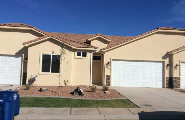 Gemstone Properties - Townhome in Sky Ridge photos photos