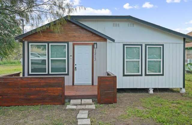 1213 E Alice Ave photos photos