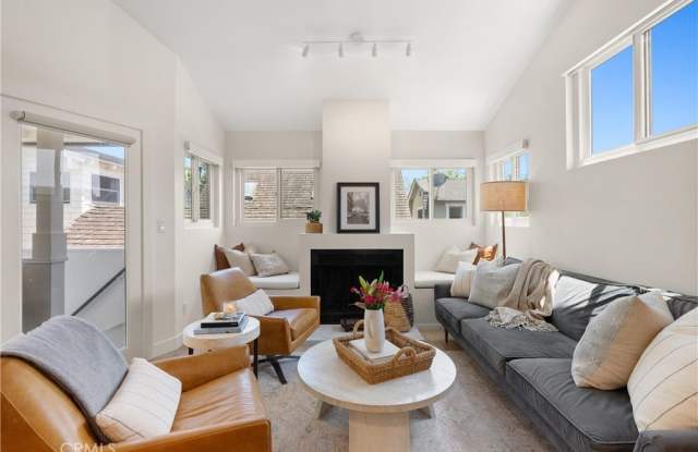 617 Acacia Avenue 1/2 photos photos