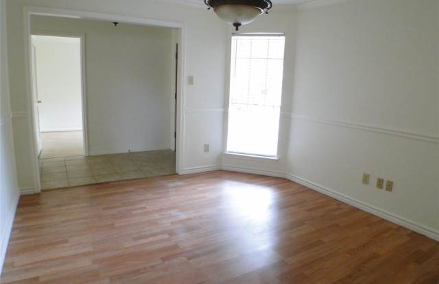22807 Red River Drive Gallery 4