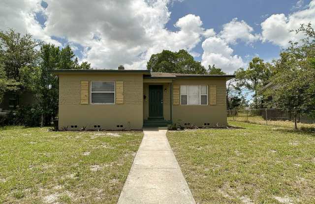 Charming 2-Bedroom Home in the Heart of St. Petersburg photos photos