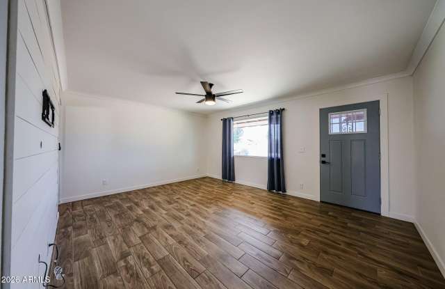 7308 E Pierce Street Gallery 2