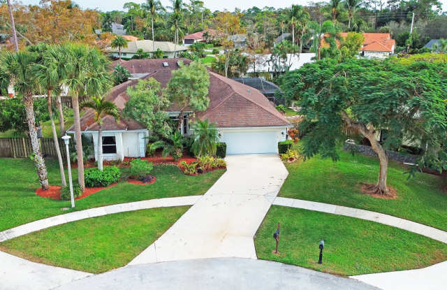 Spacious 4BR Pool Home on Quiet Cul-de-Sac in Wellington photos photos